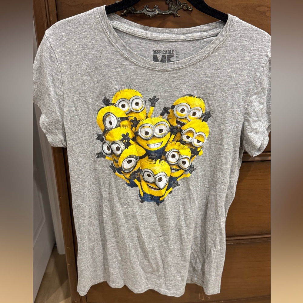 Universal Gray and Yellow Minions Short Sleeve Tee